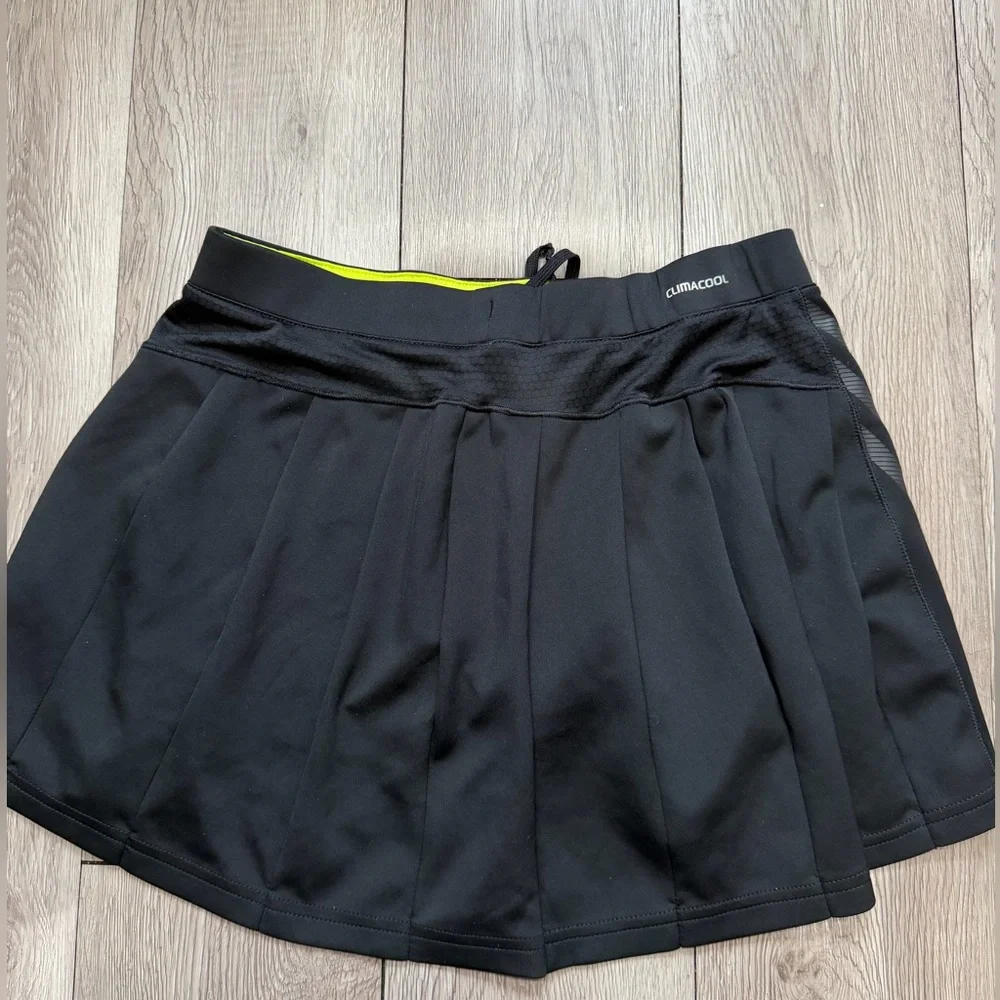 Adidas Supernova Skort Women's Black
Lined Mini Skirt Golf Tennis Climatcool S - Picture 3 of 5